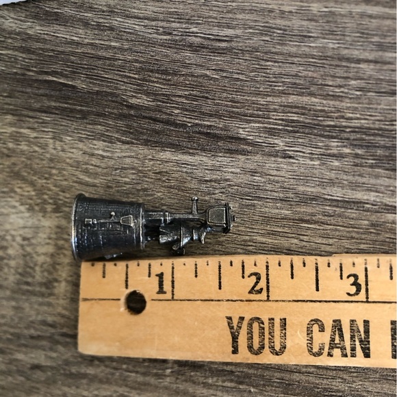 Vtg Town Crier Collectible Thimble - Picture 7 of 10